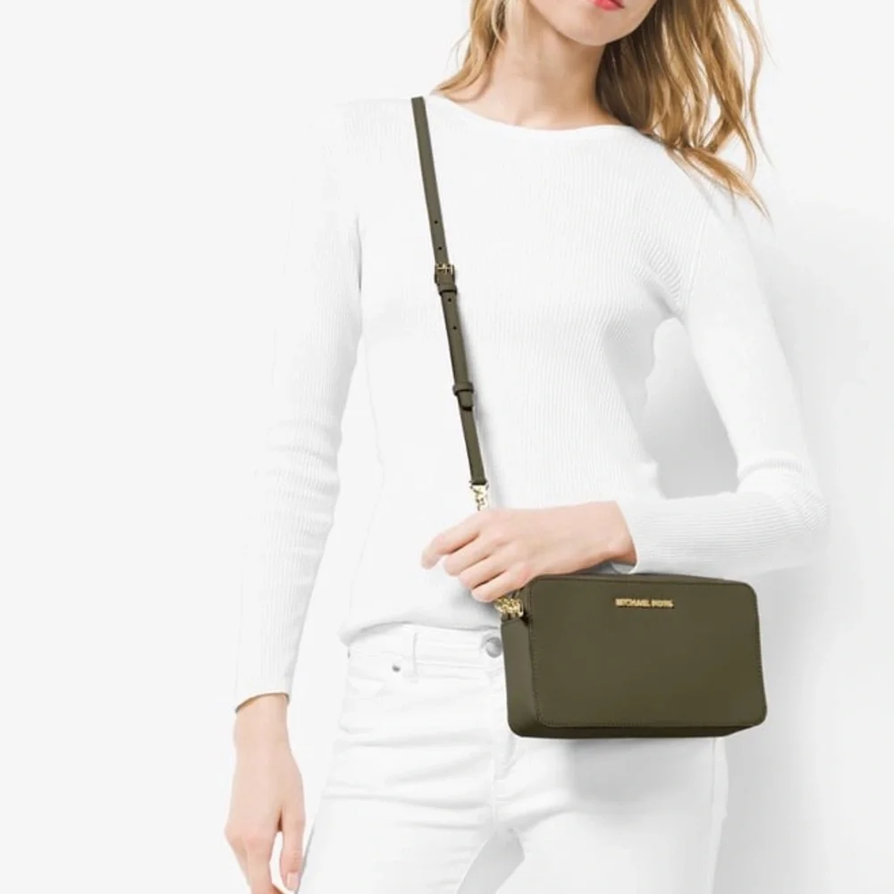 Michael Kors Jet Set crossbody bag - Picture 5 of 5